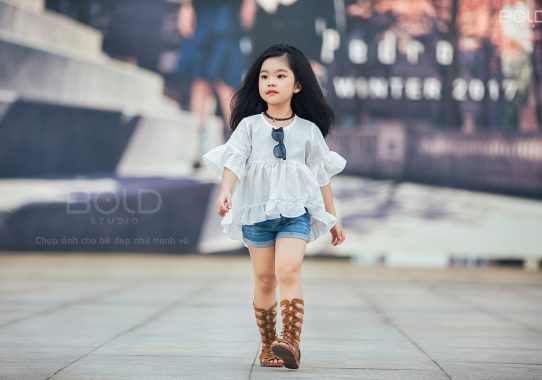 Báo StarPress: Cô bé 5 tuổi này chính là nàng công chúa tóc mây của làng mẫu nhí Việt